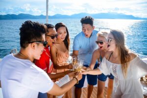 Du Thuyền Nha Trang Doanh Nghiệp: 3 Gợi Ý Tour Cực Chill 2 du thuyen nha trang doanh nghiep 4